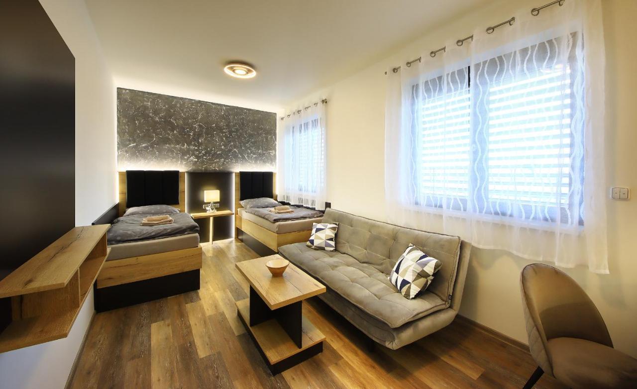 Apartmany Aswa Břeclav Esterno foto